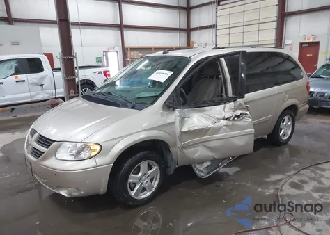 2005 Dodge Grand Caravan Sxt z USA, uszkodzony, nr VIN 2D4GP44LX5R485866